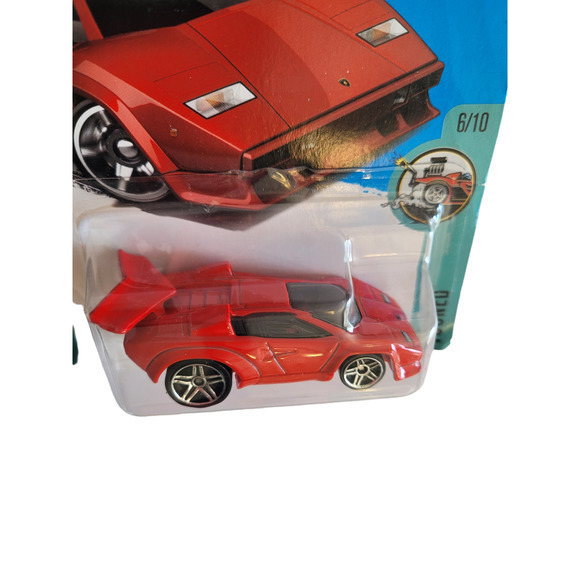 Hot Wheels 2017 Lamborghini Countach Tooned and Hot Wheels Volkswagen Beetle - Picture 8 of 12